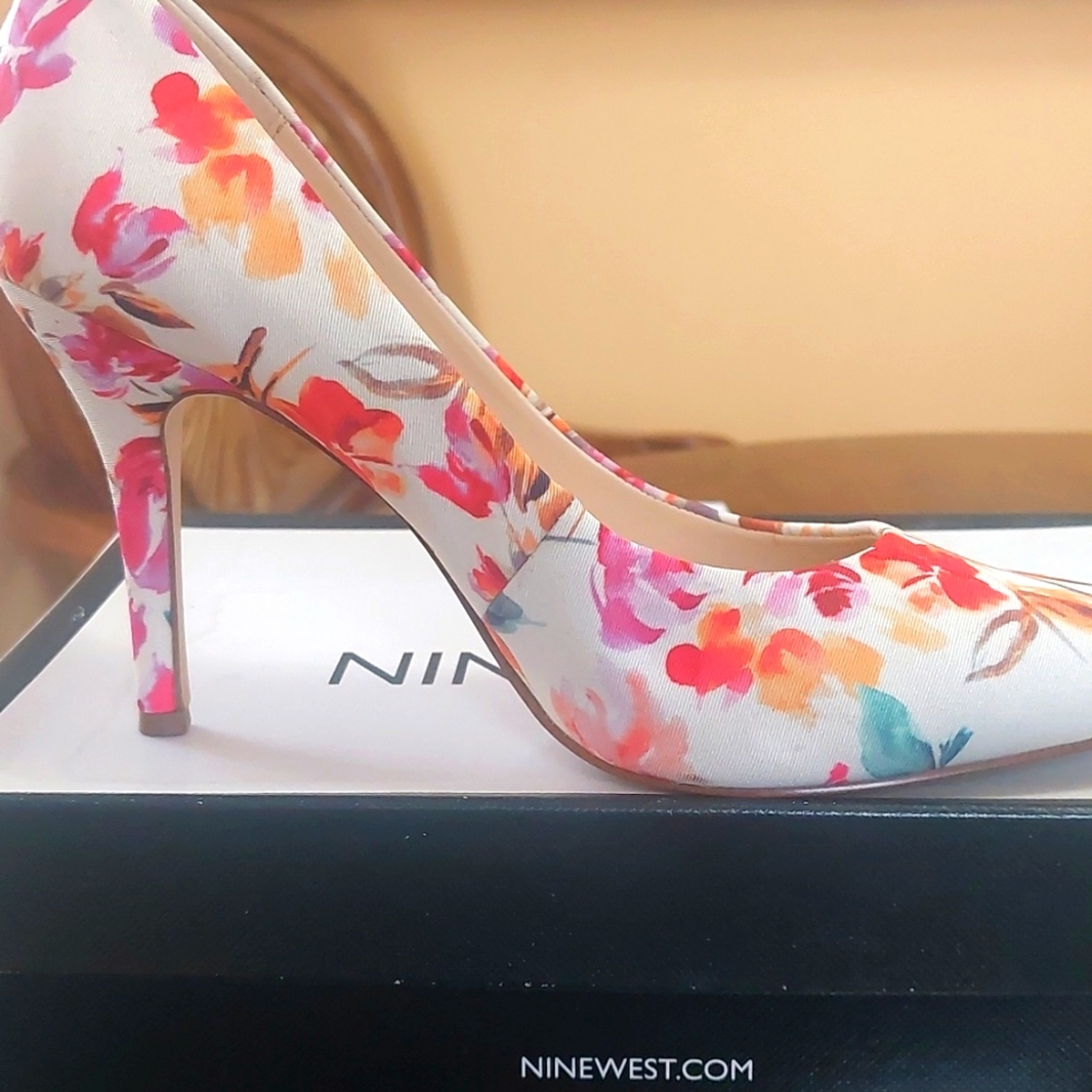 Nine West Light Pink Fabric Pumps